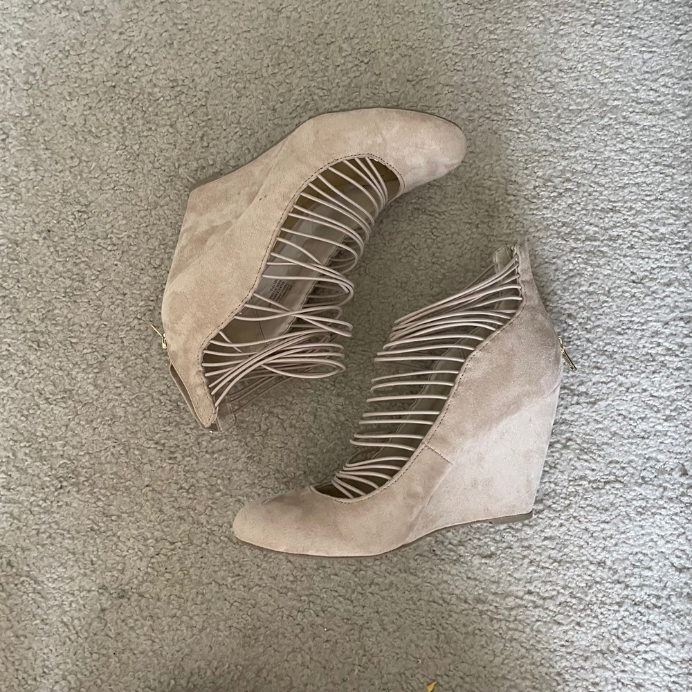 Nine West Tan Wedge Heels
